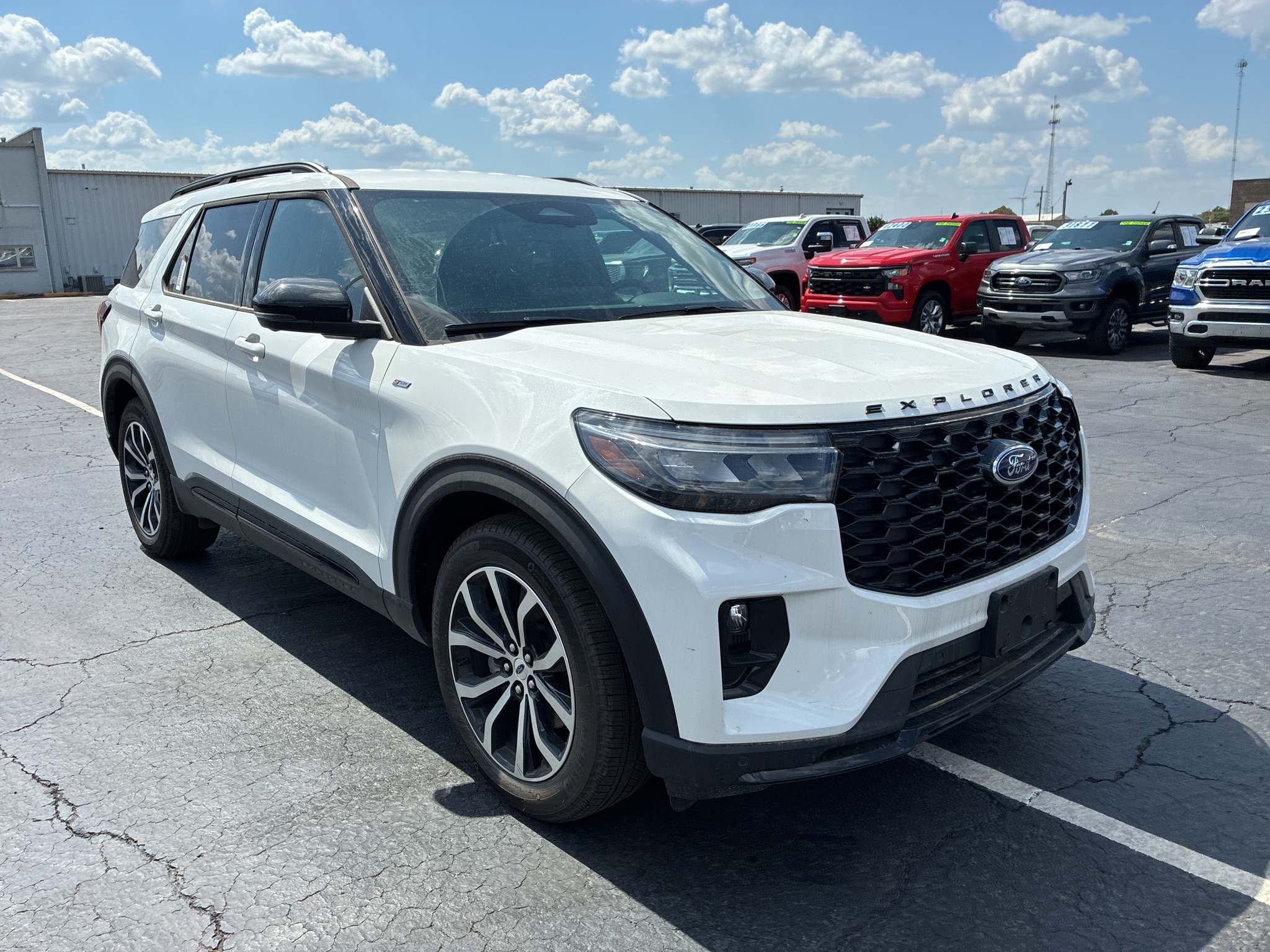 2026 Ford Explorer ST-Line photo 3