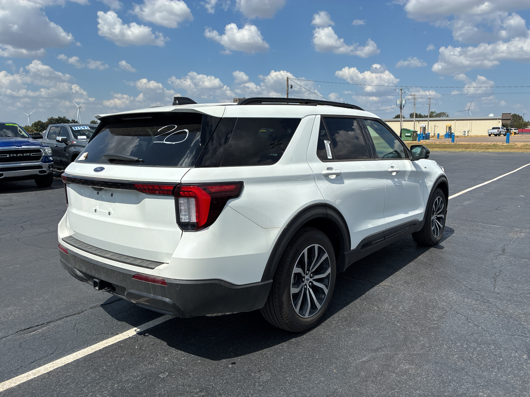 2026 Ford Explorer ST-Line photo 5