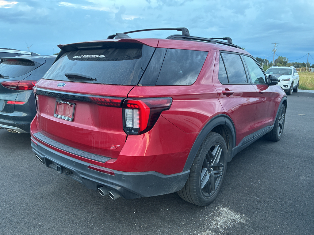 2025 Ford Explorer ST photo 3