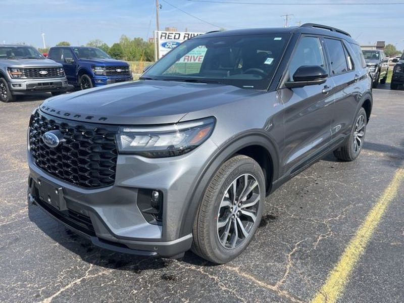 2026 Ford Explorer ST-LINE 4WD's photo