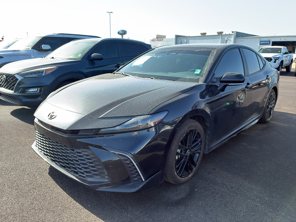 2025 Toyota Camry Hybrid SE photo 1