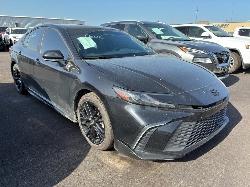 2025 Toyota Camry Hybrid SE photo 2