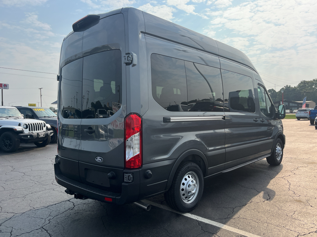 2026 Ford Transit Wagon XL photo 5
