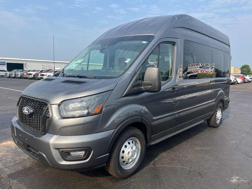 2026 Ford Transit Wagon XL photo 1