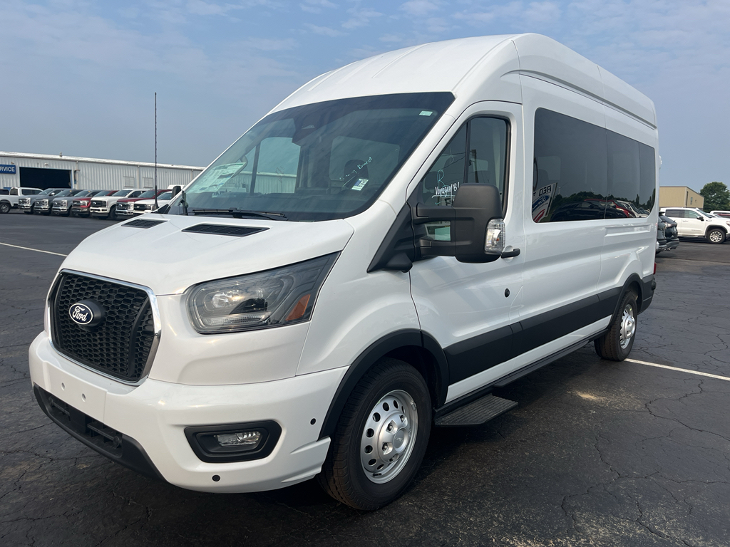 2026 Ford Transit Wagon XL photo 1