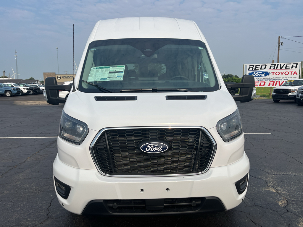 2026 Ford Transit Wagon XL photo 2