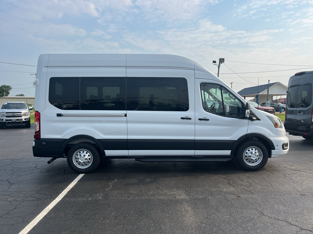2026 Ford Transit Wagon XL photo 4