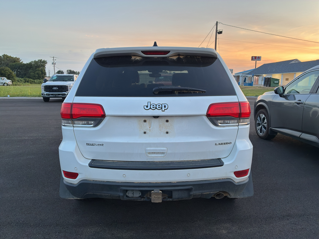 2017 Jeep Grand Cherokee Laredo photo 3