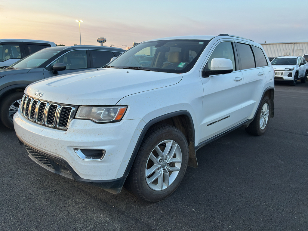 2017 Jeep Grand Cherokee Laredo photo 1