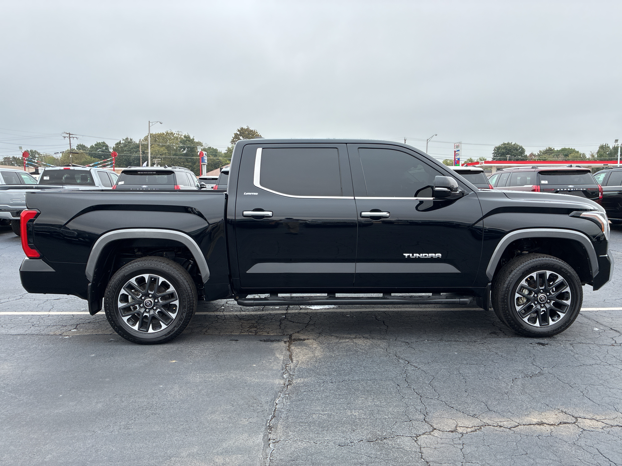 2024 Toyota Tundra Limited photo 4