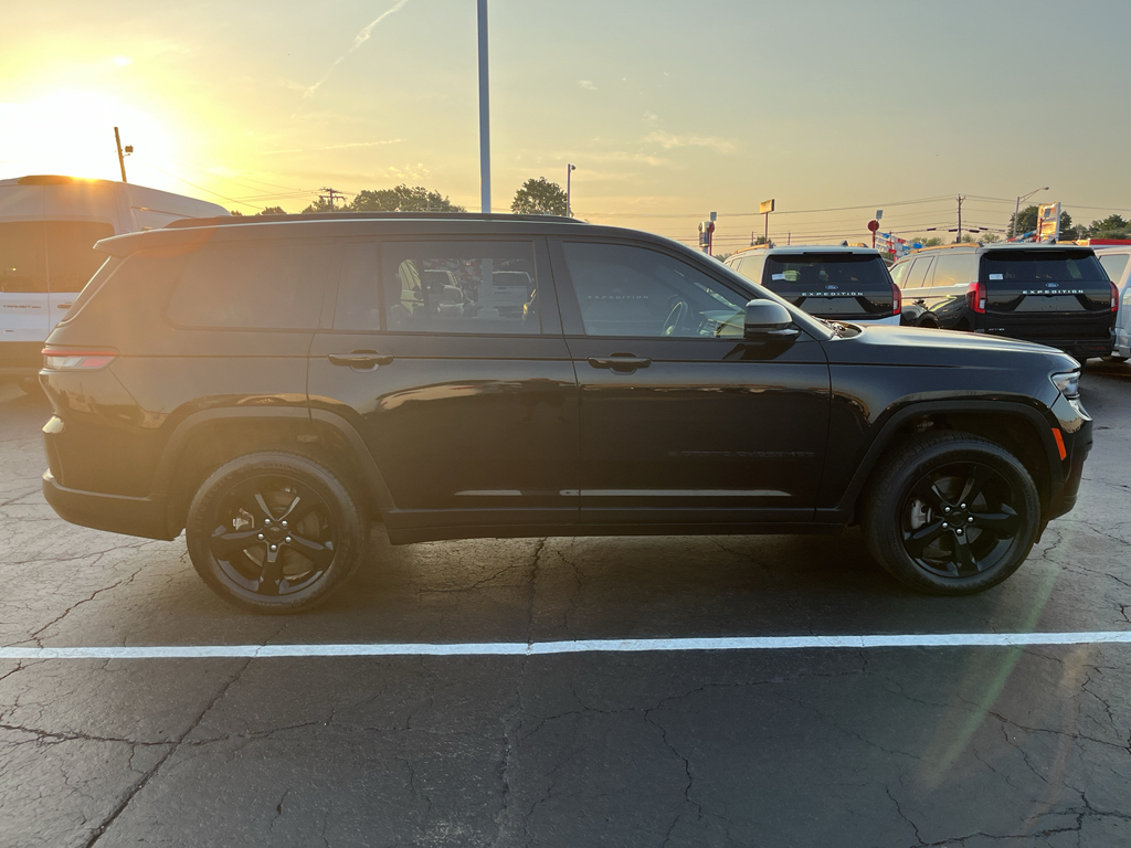 2023 Jeep Grand Cherokee L Altitude photo 4