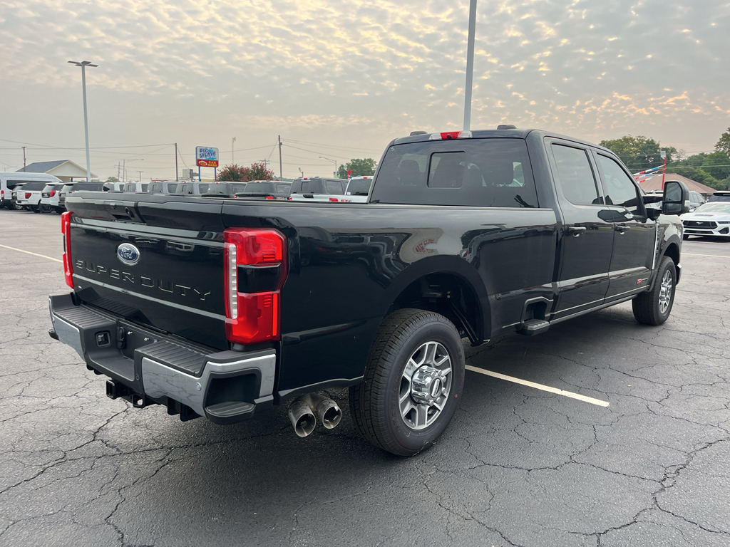 2026 Ford F-250 LARIAT photo 5