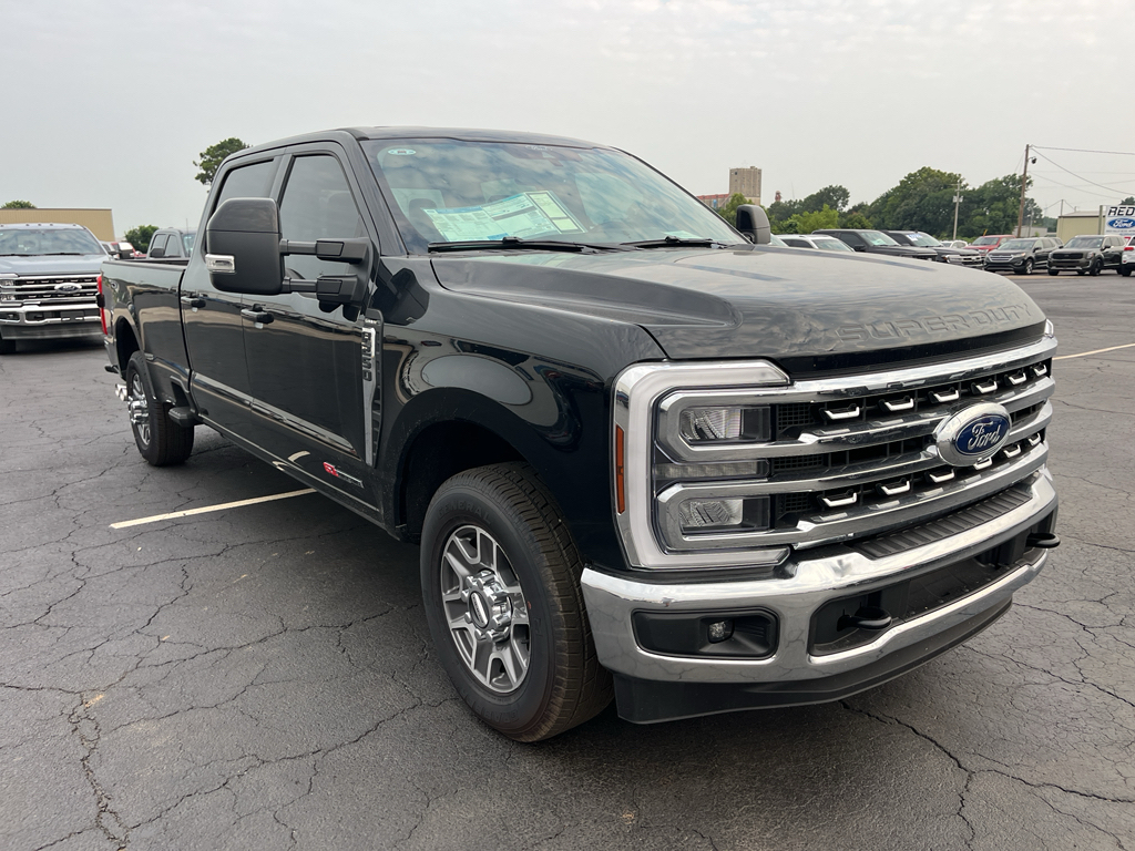 2026 Ford F-250 LARIAT photo 3