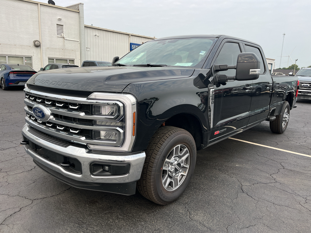 2026 Ford F-250 LARIAT photo 1