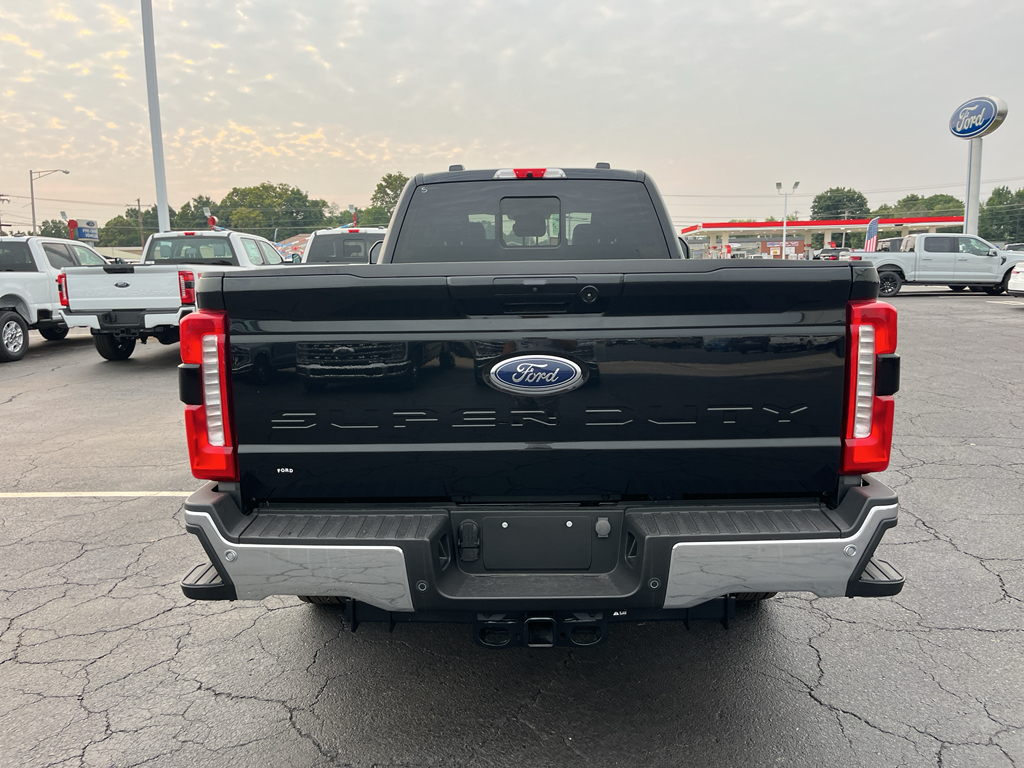 2026 Ford F-250 LARIAT photo 6
