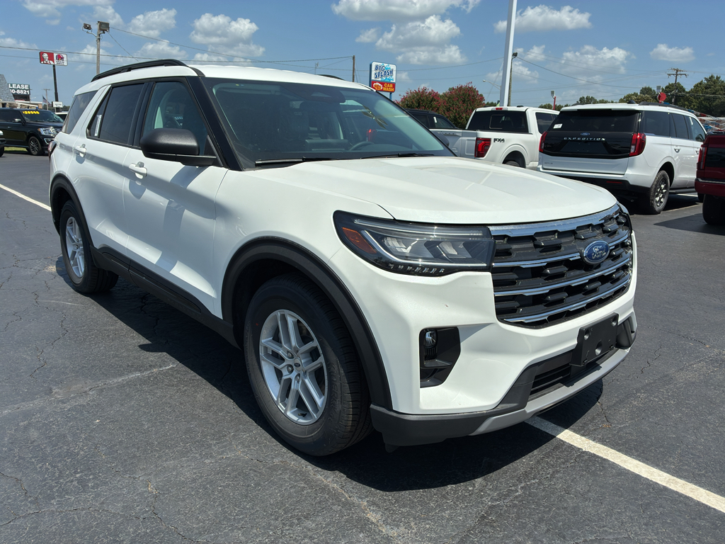 2026 Ford Explorer Active w/200A Pkg photo 3