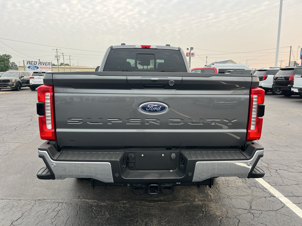 2026 Ford F-250 LARIAT photo 6