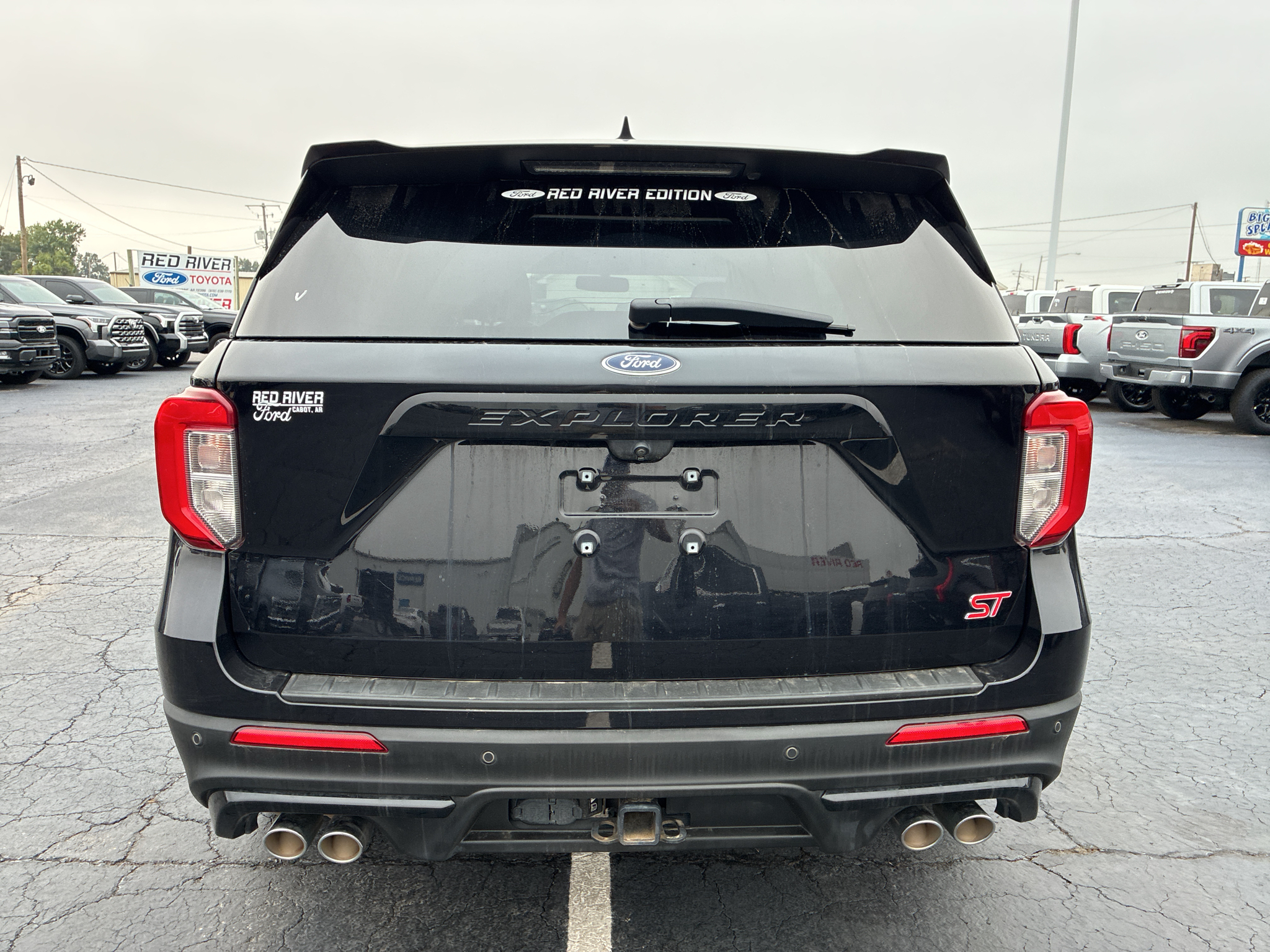 2022 Ford Explorer ST photo 6