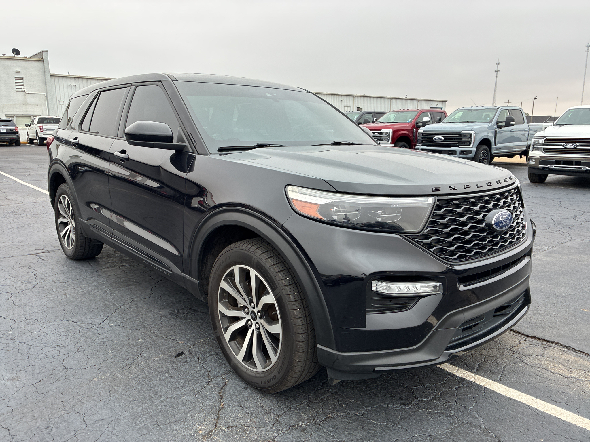 2022 Ford Explorer ST photo 3