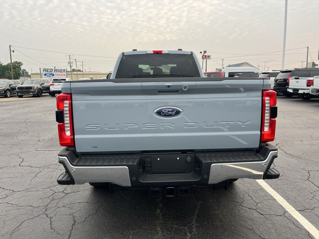 2026 Ford F-250 LARIAT photo 6