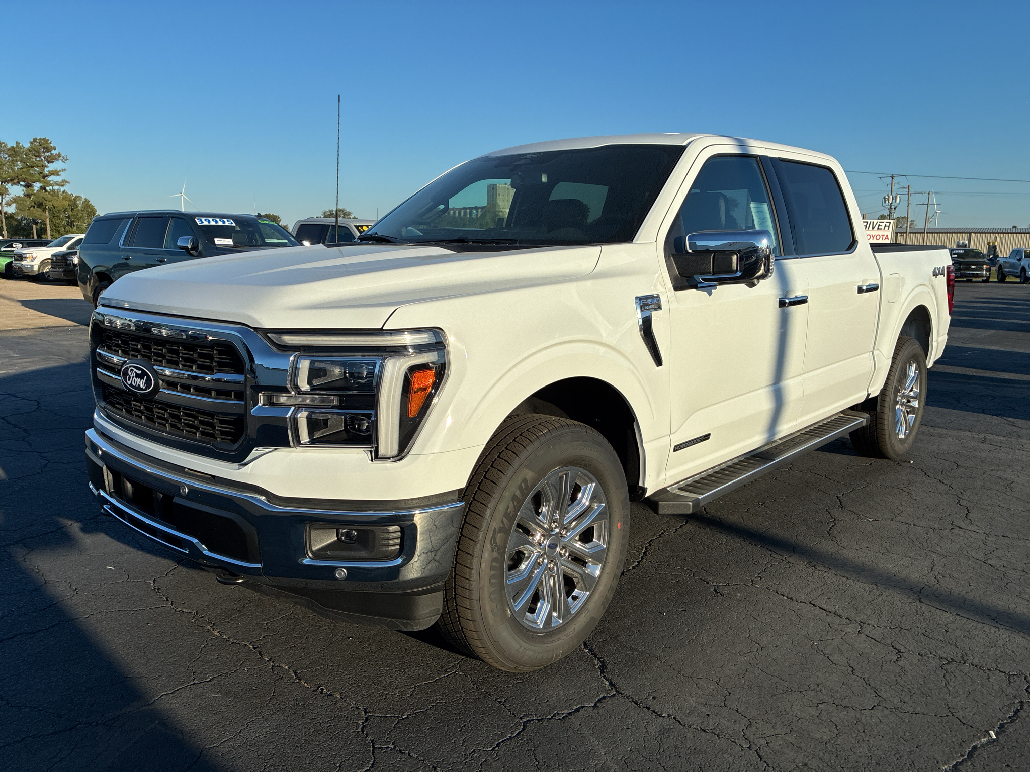 2026 Ford F-150 LARIAT photo 1
