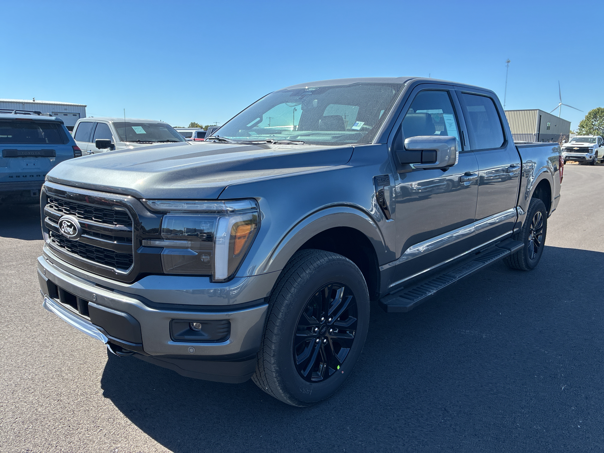 2026 Ford F-150 LARIAT photo 1