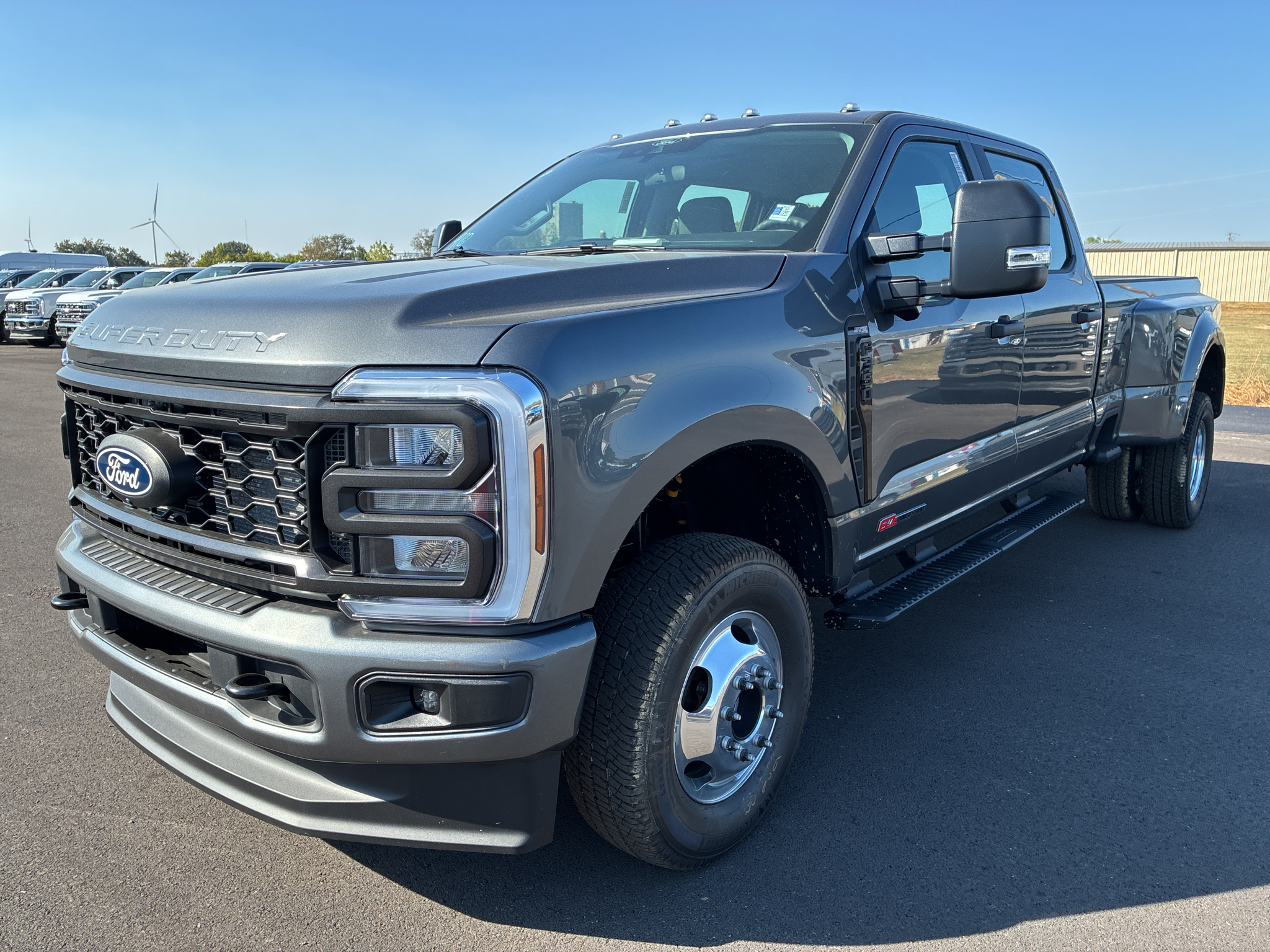 2027 Ford F-350 XL photo 1