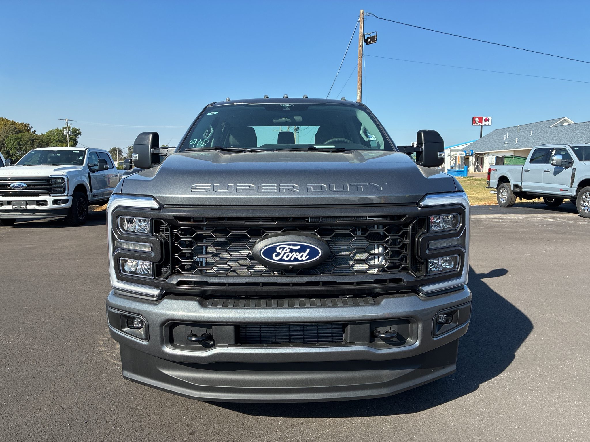2027 Ford F-350 XL photo 2