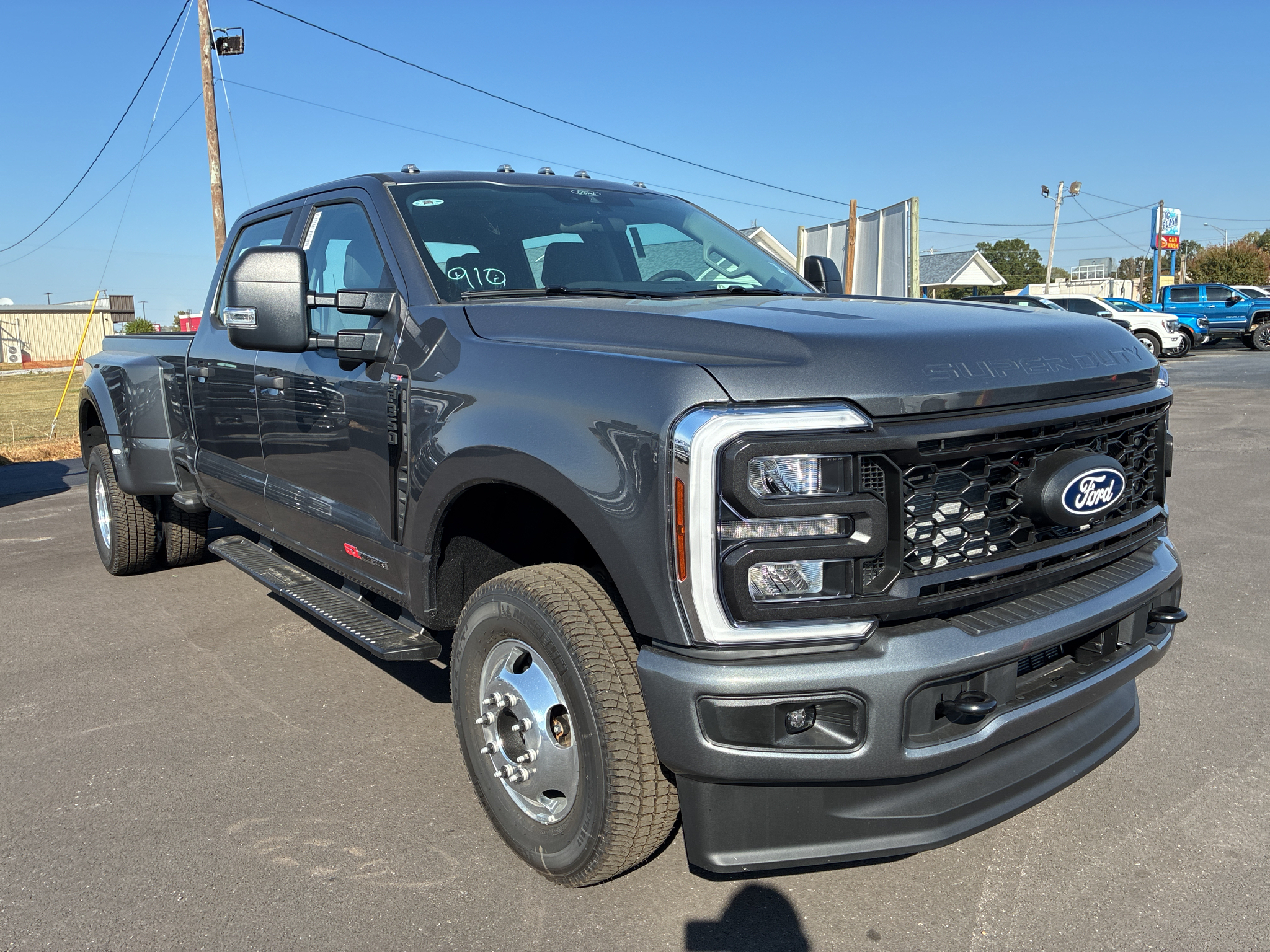 2027 Ford F-350 XL photo 3