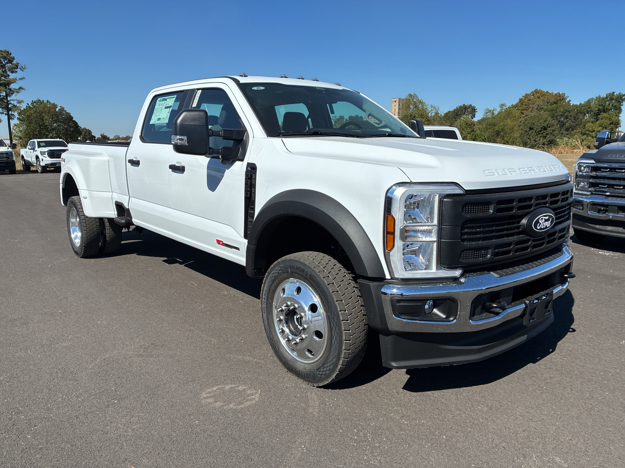 2027 Ford F-450 XL photo 3