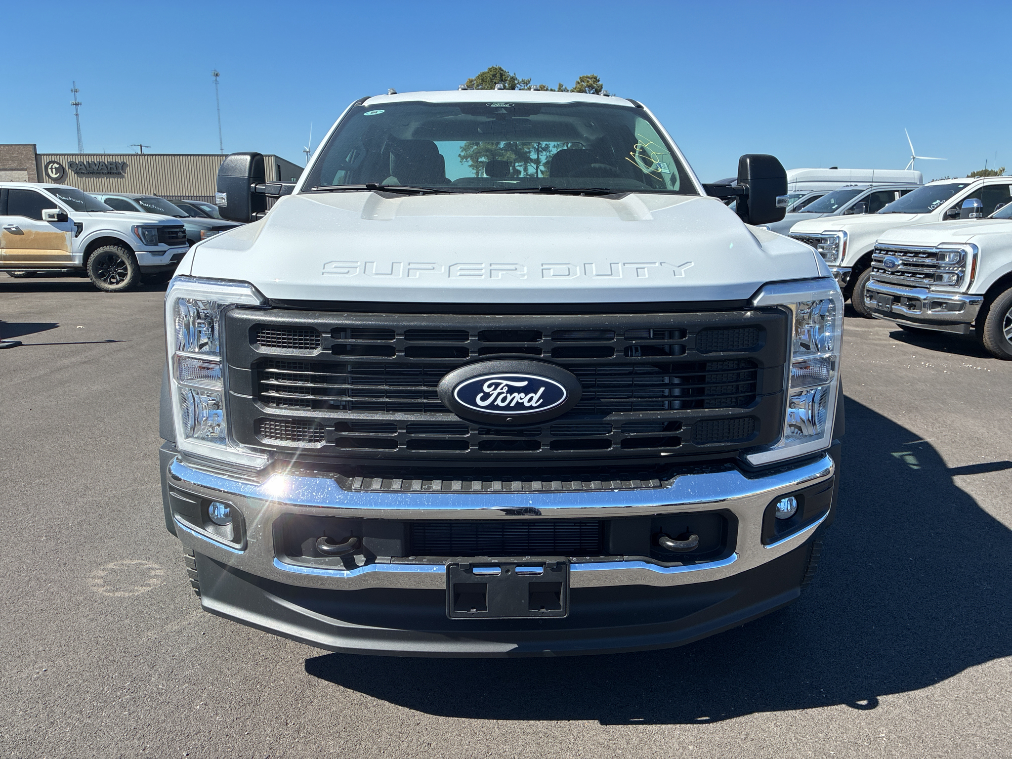2027 Ford F-450 XL photo 2
