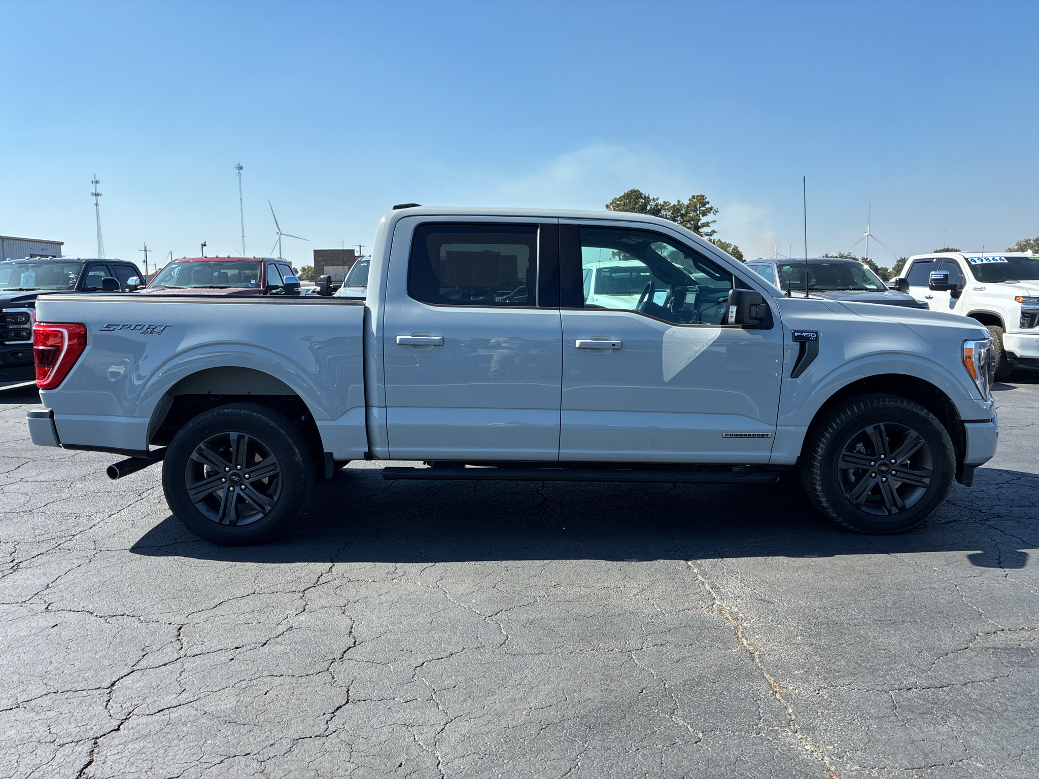 2023 Ford F-150 XLT photo 4