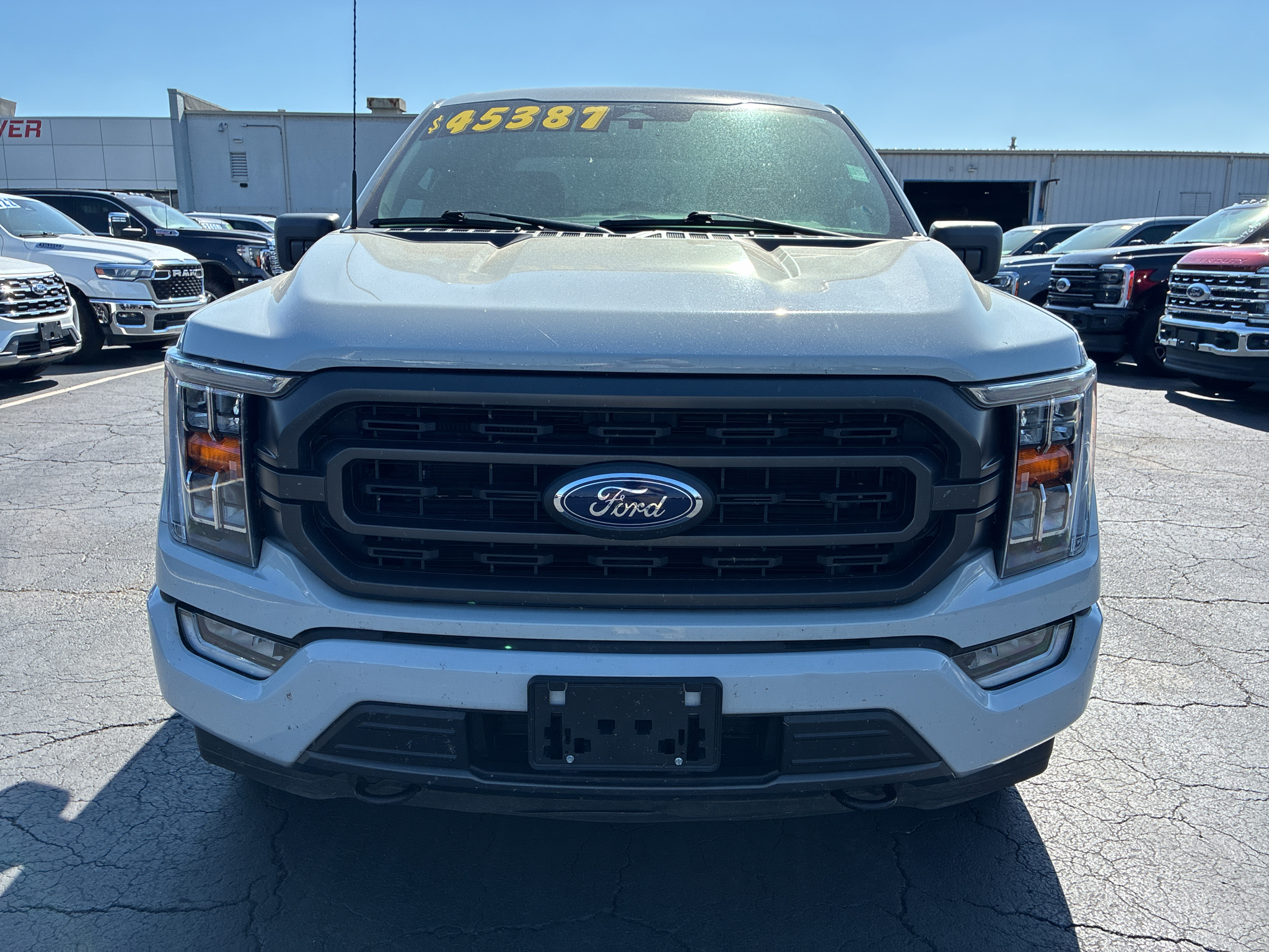 2023 Ford F-150 XLT photo 2