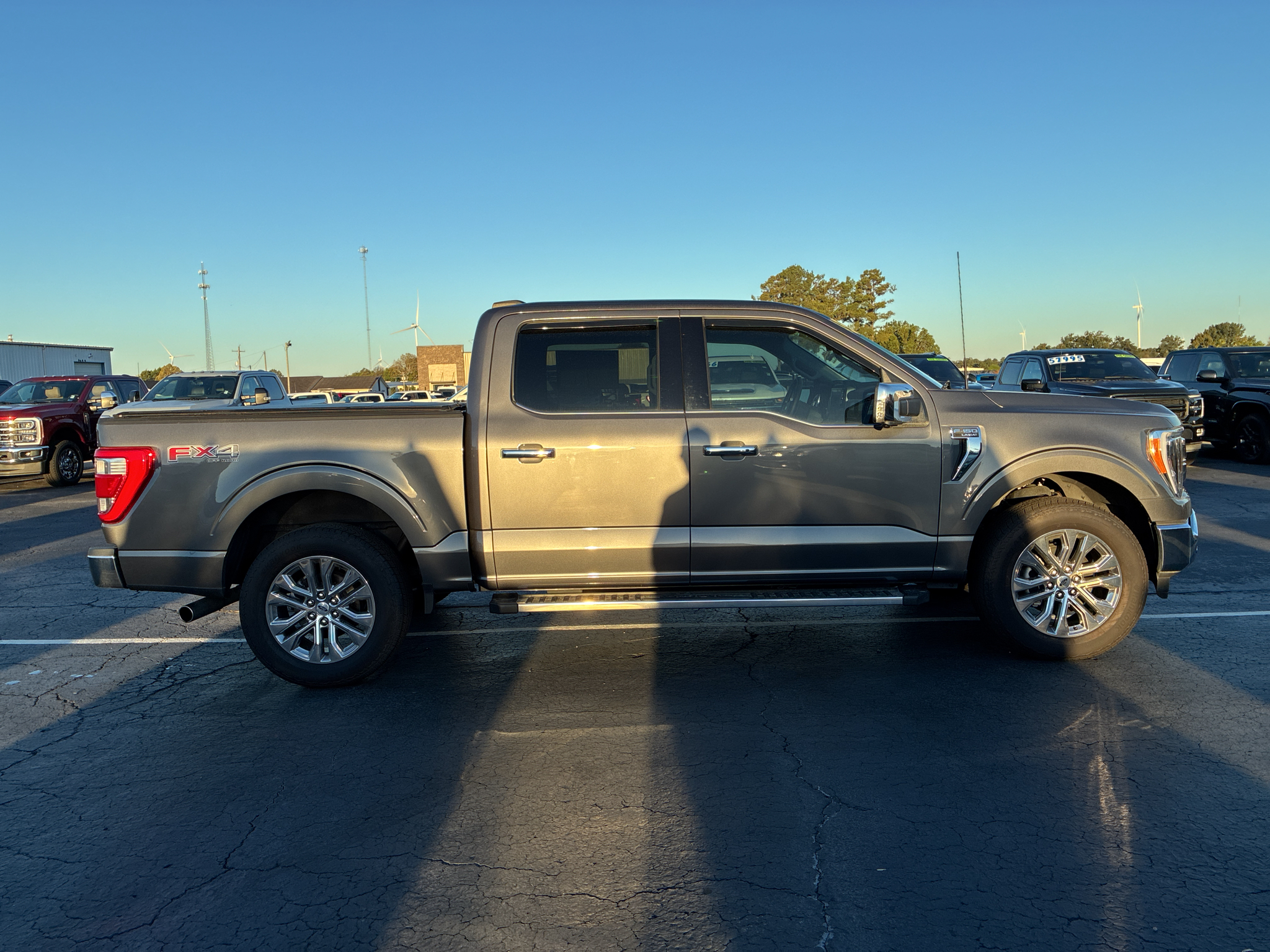 2023 Ford F-150 LARIAT photo 4