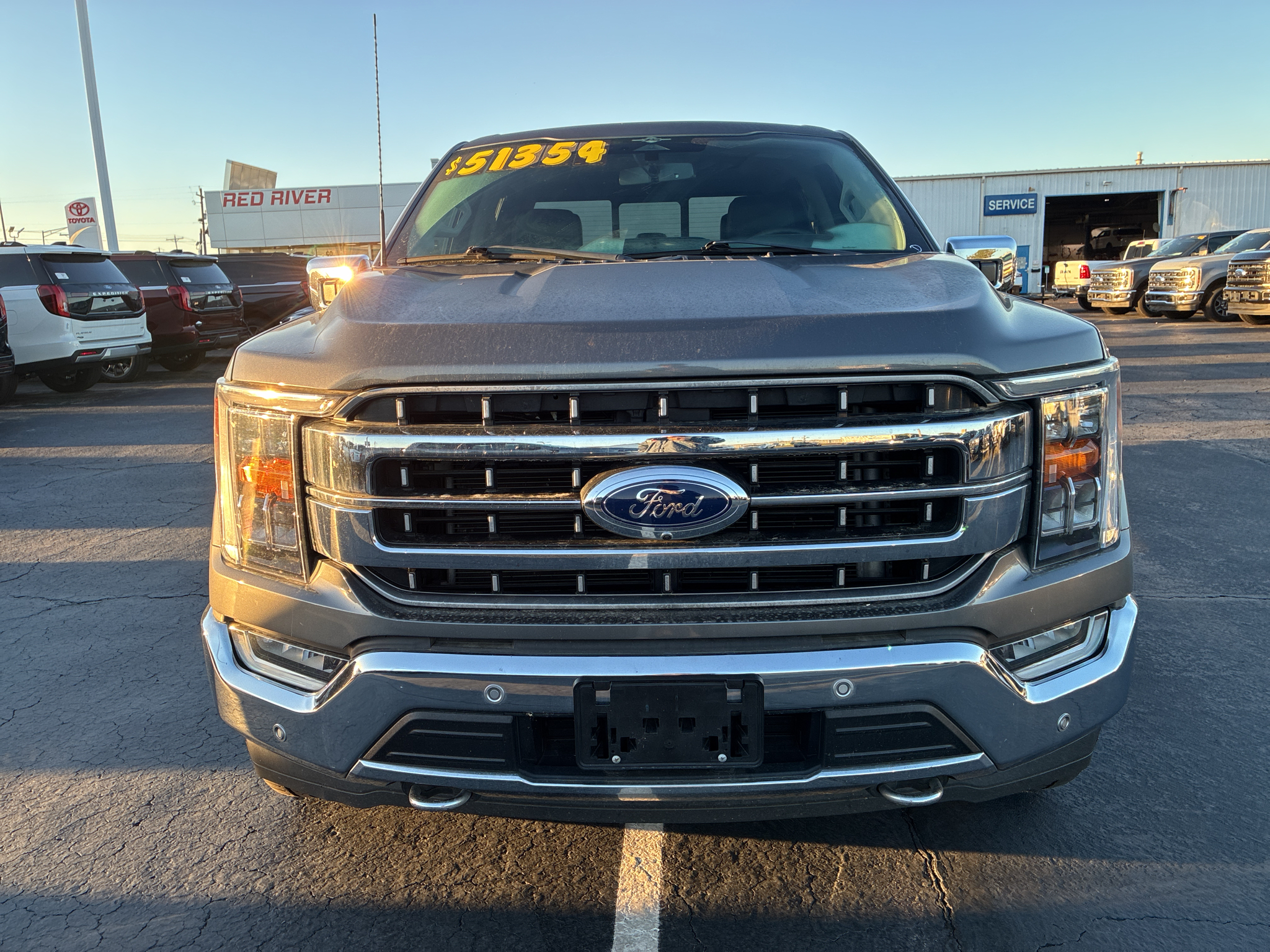 2023 Ford F-150 LARIAT photo 2