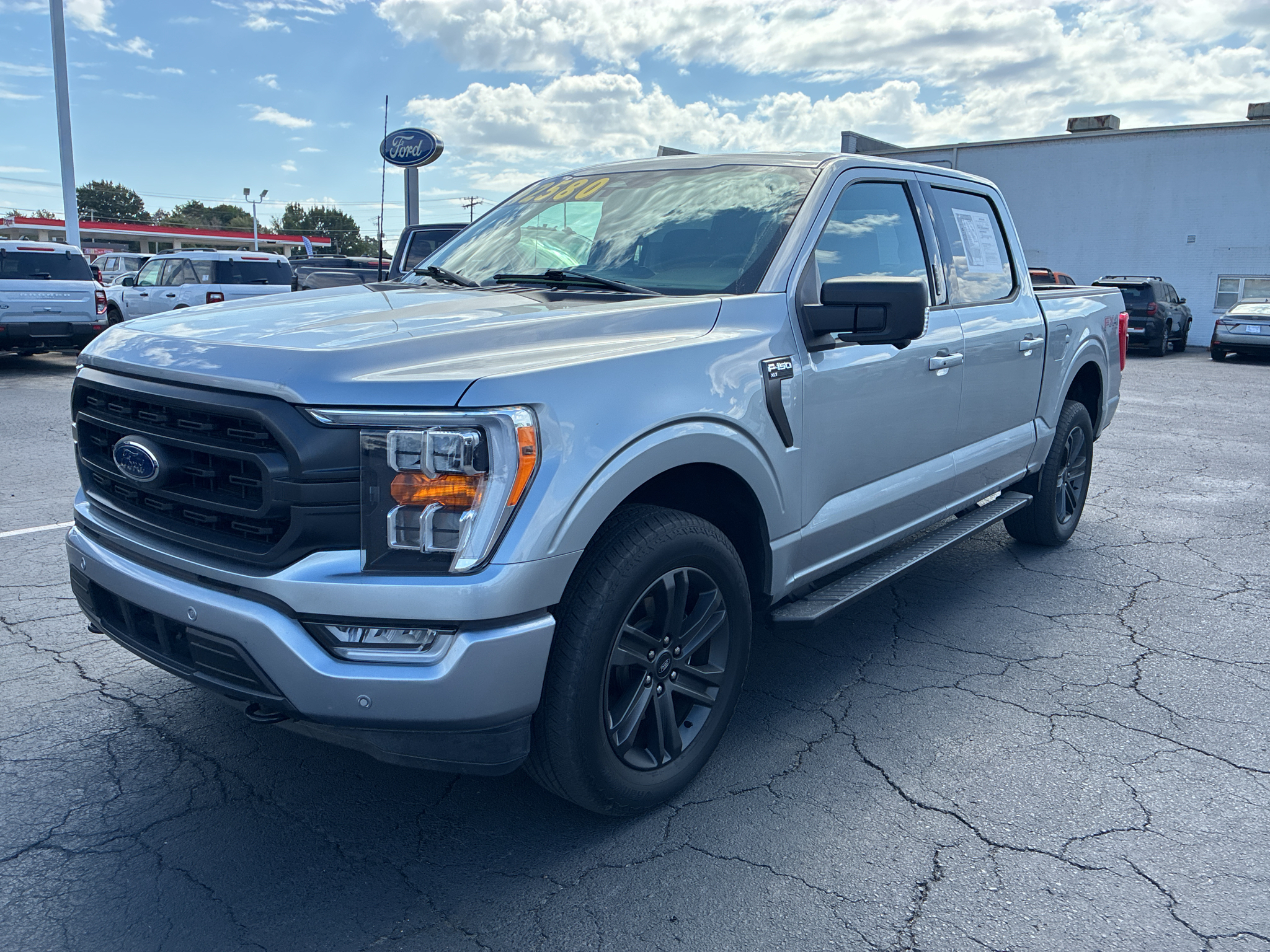2023 Ford F-150 XLT photo 1