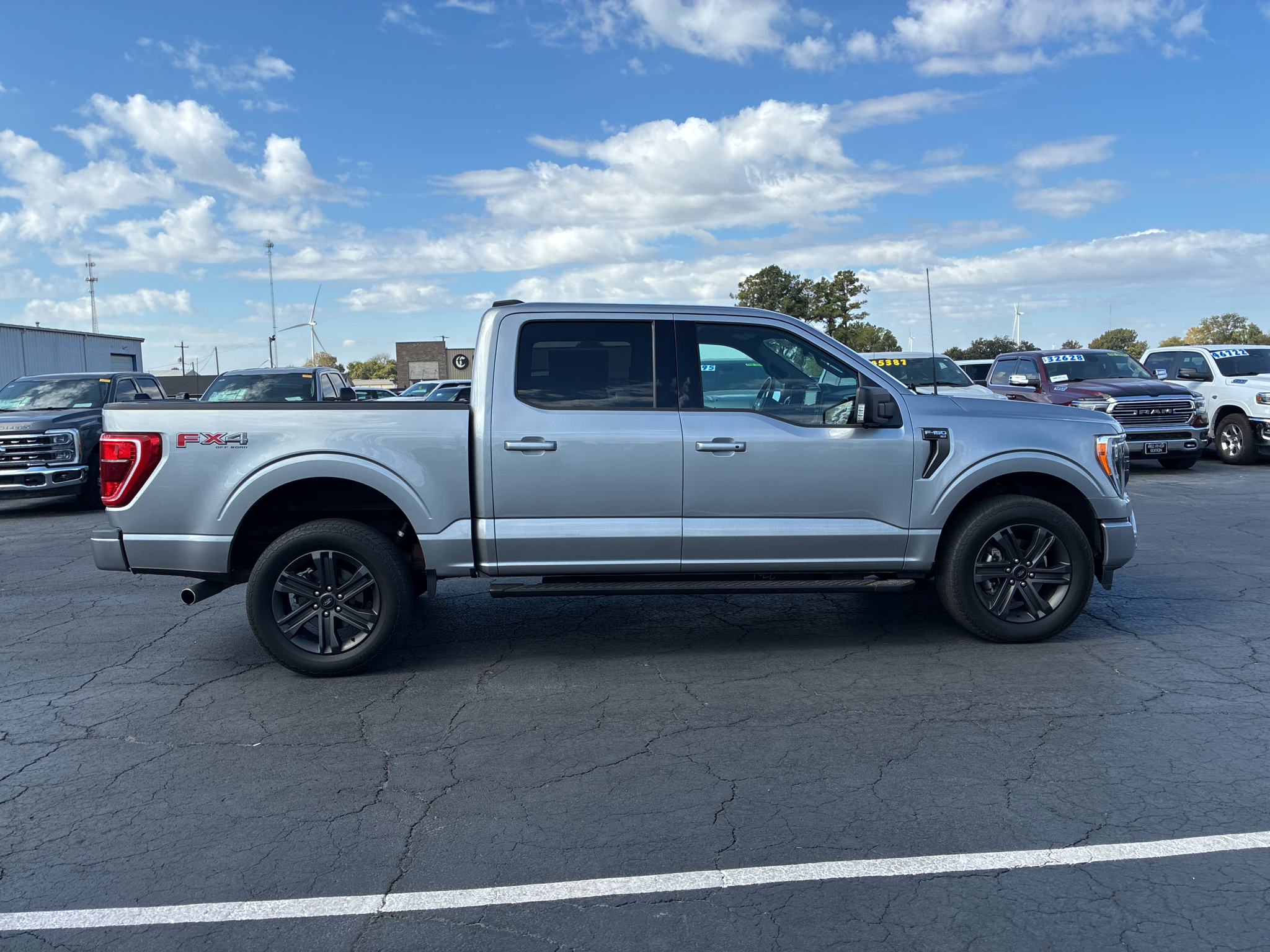2023 Ford F-150 XLT photo 4