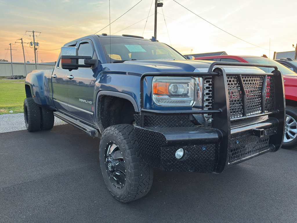 2016 GMC Sierra Denali photo 2