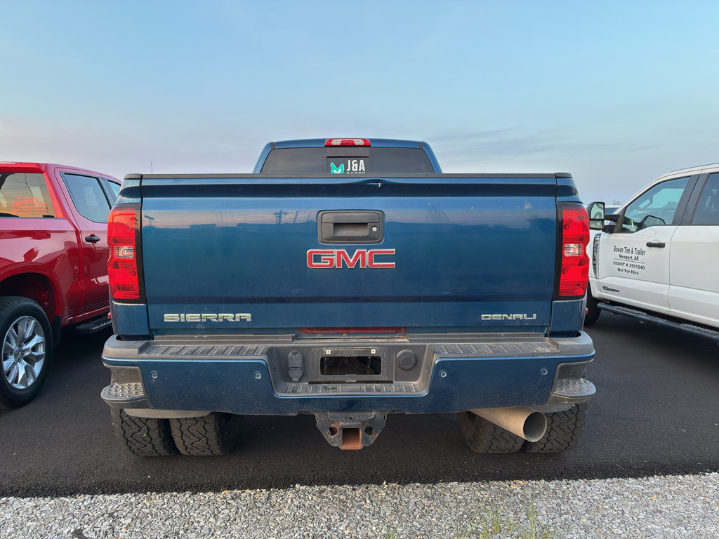 2016 GMC Sierra Denali photo 3