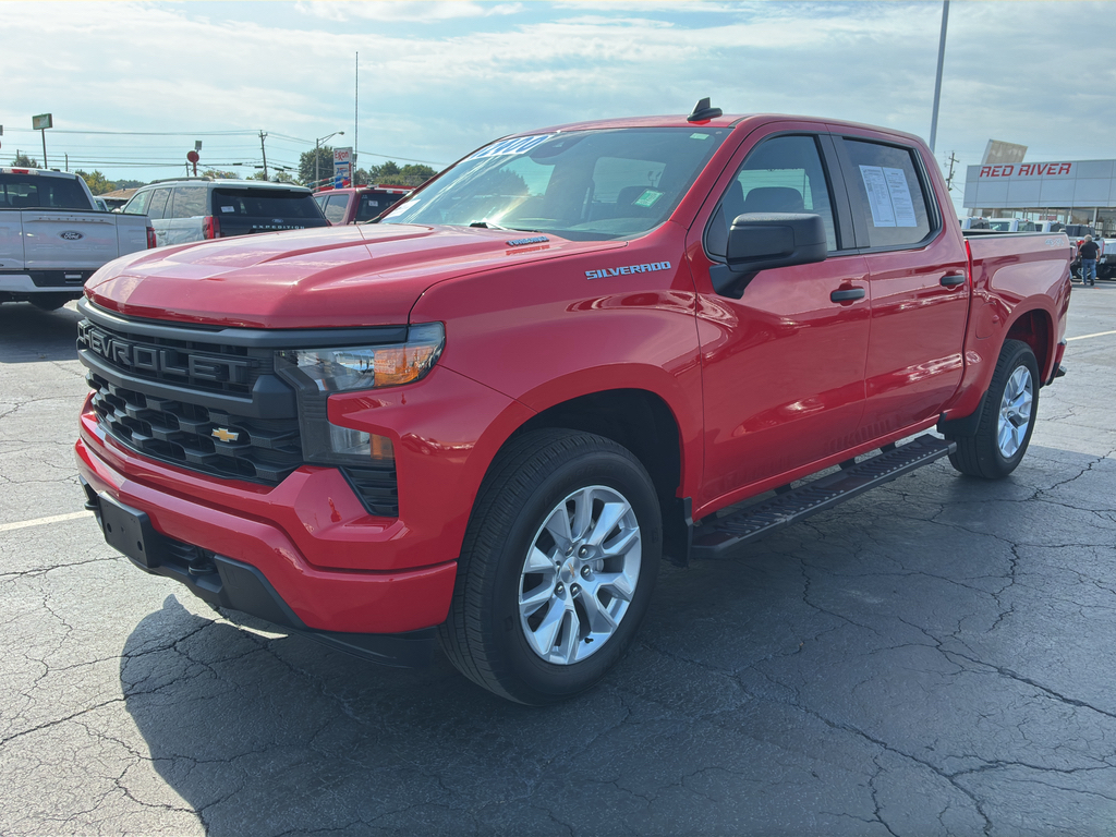 2025 Chevrolet Silverado Custom photo 1