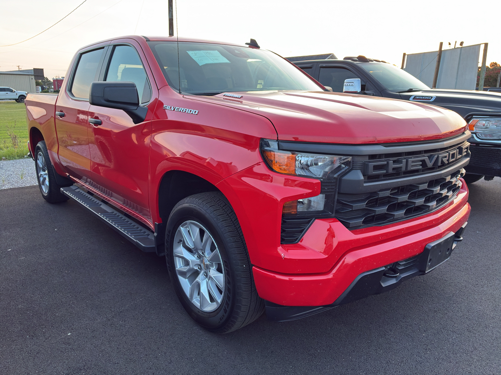 2025 Chevrolet Silverado Custom photo 2
