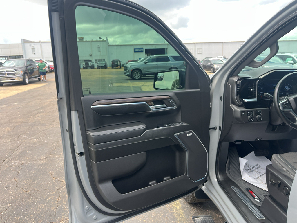 2024 Chevrolet Silverado representative vehicle photo