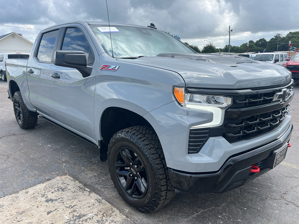 2024 Chevrolet Silverado LT Trail Boss photo 3