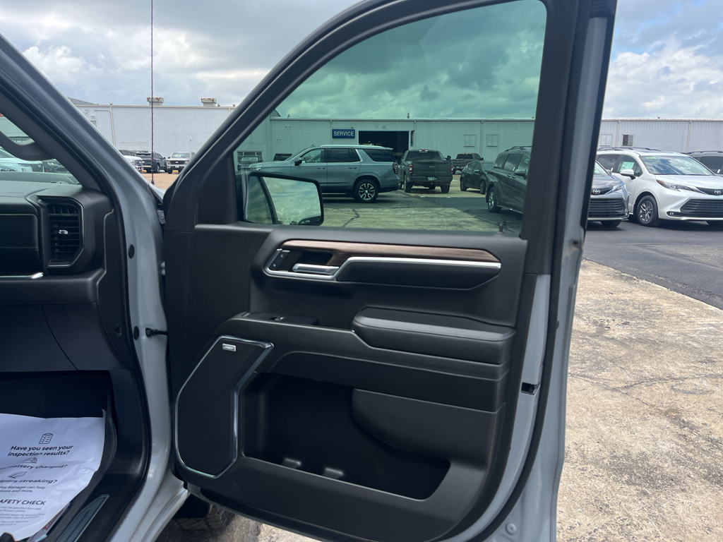 2024 Chevrolet Silverado representative vehicle photo