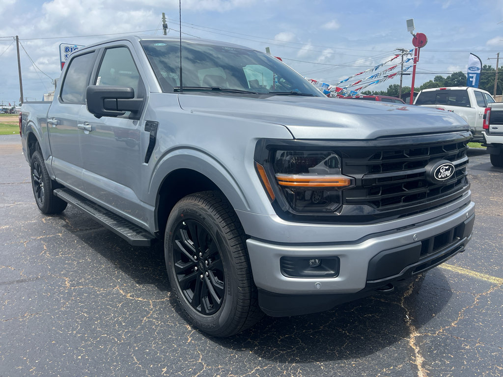 2026 Ford F-150 XLT photo 3