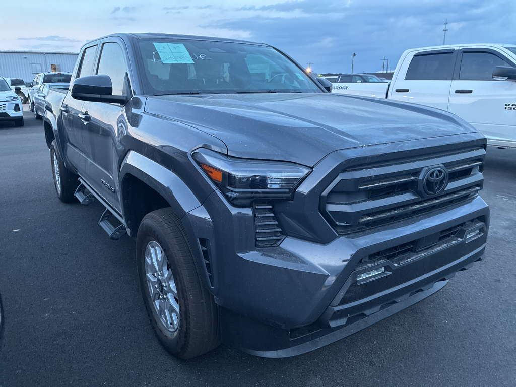 2026 Toyota Tacoma SR5 photo 2