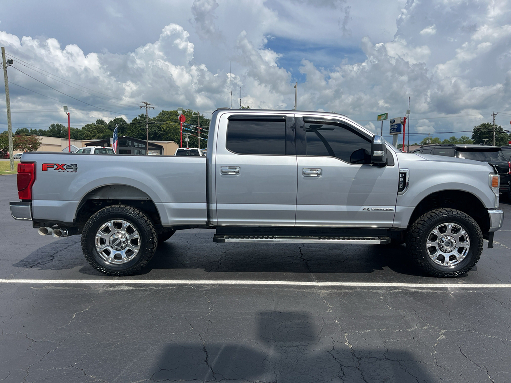 2022 Ford F-250 LARIAT photo 4
