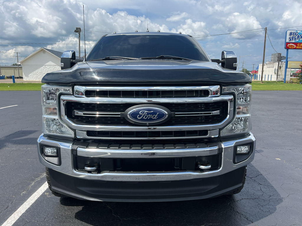 2022 Ford F-250 LARIAT photo 2