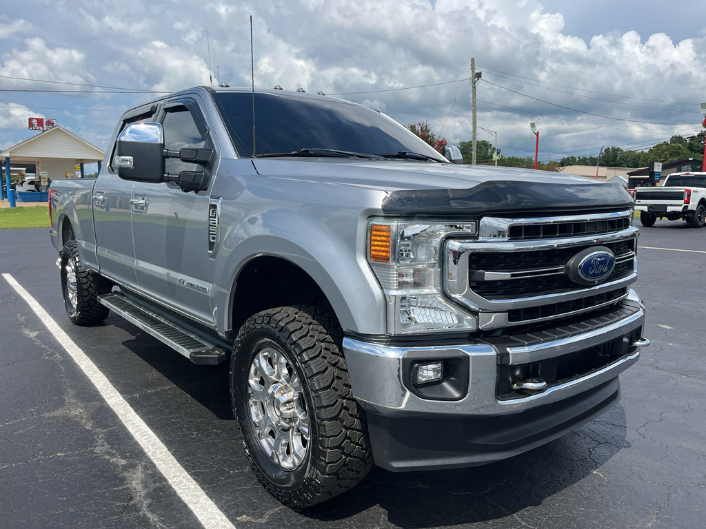 2022 Ford F-250 LARIAT photo 3