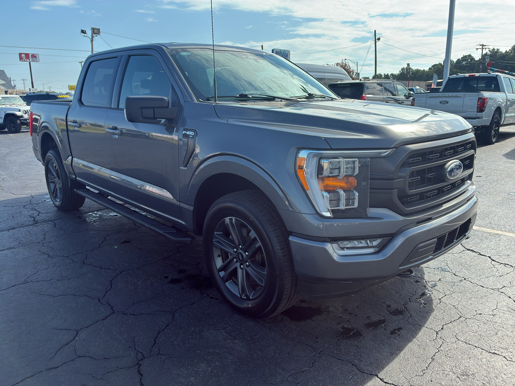 2023 Ford F-150 XLT photo 3